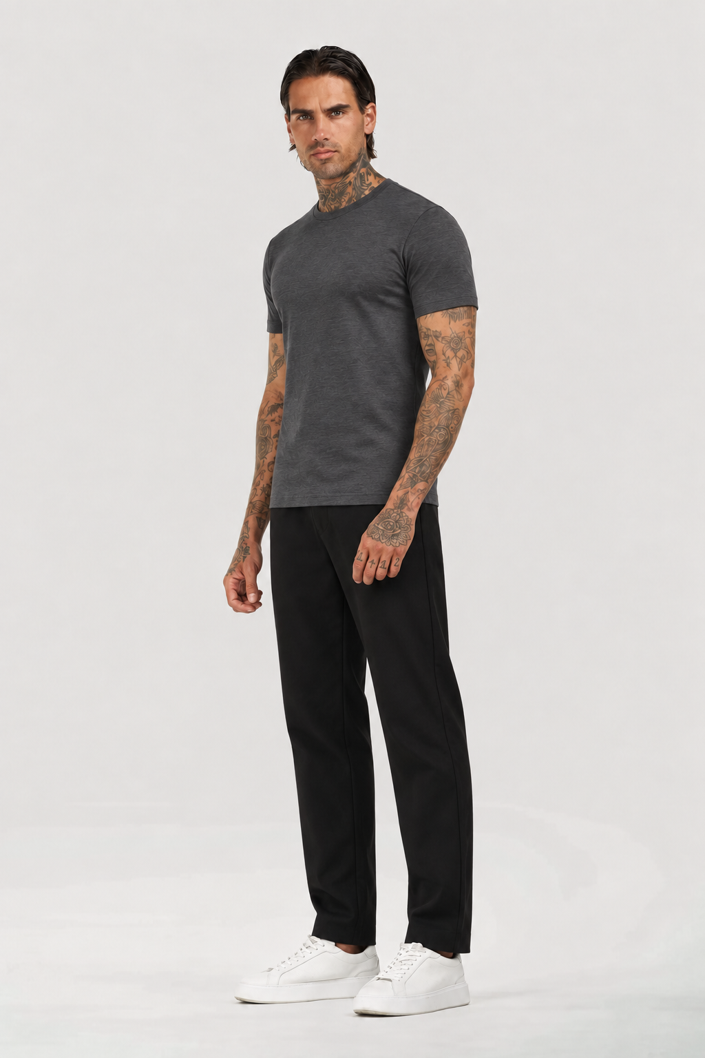 Camiseta Velmont Essential gris para hombre, cuerpo completo